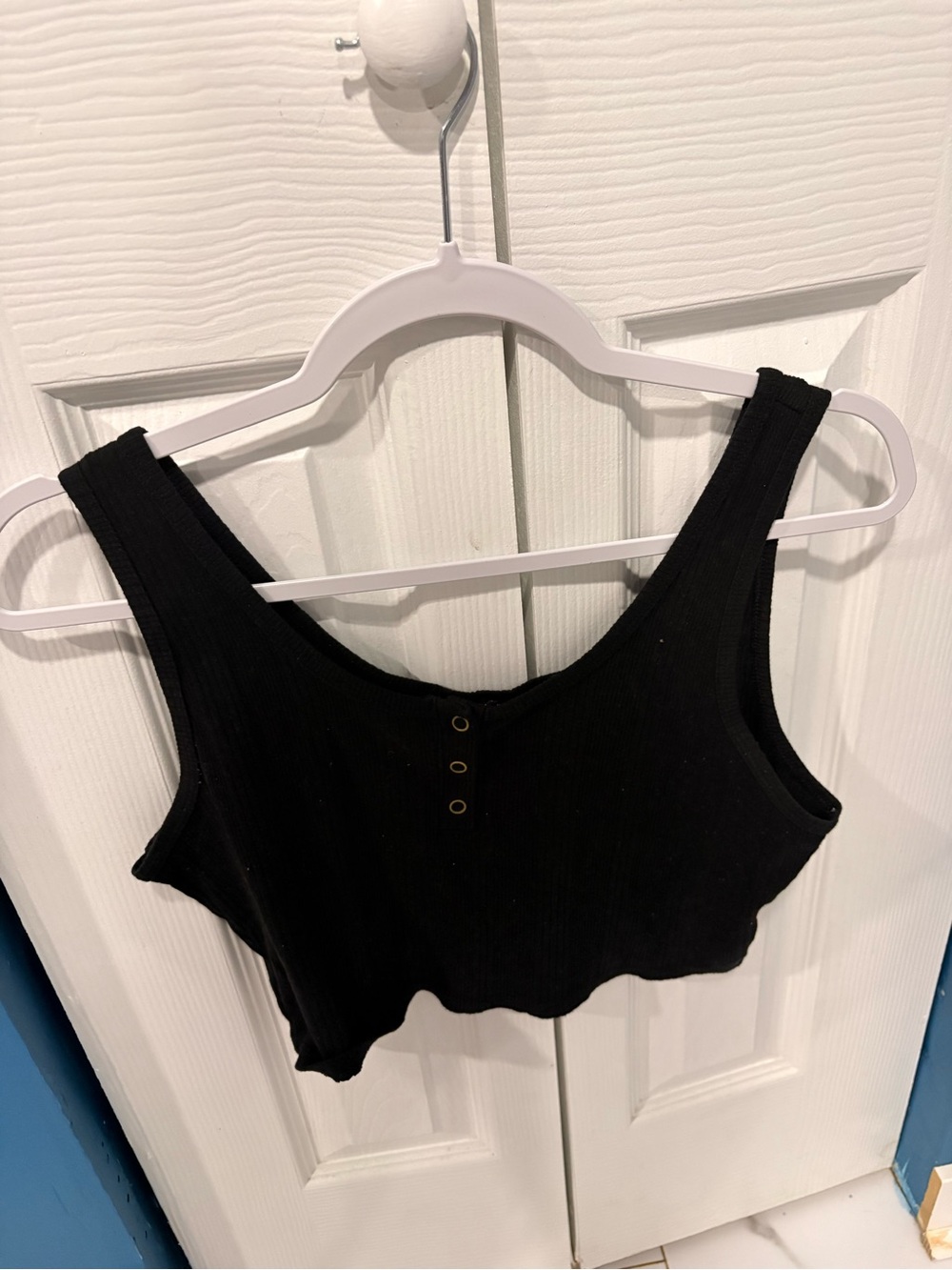 Black Ribbed Snap Front Cropped Tank Top